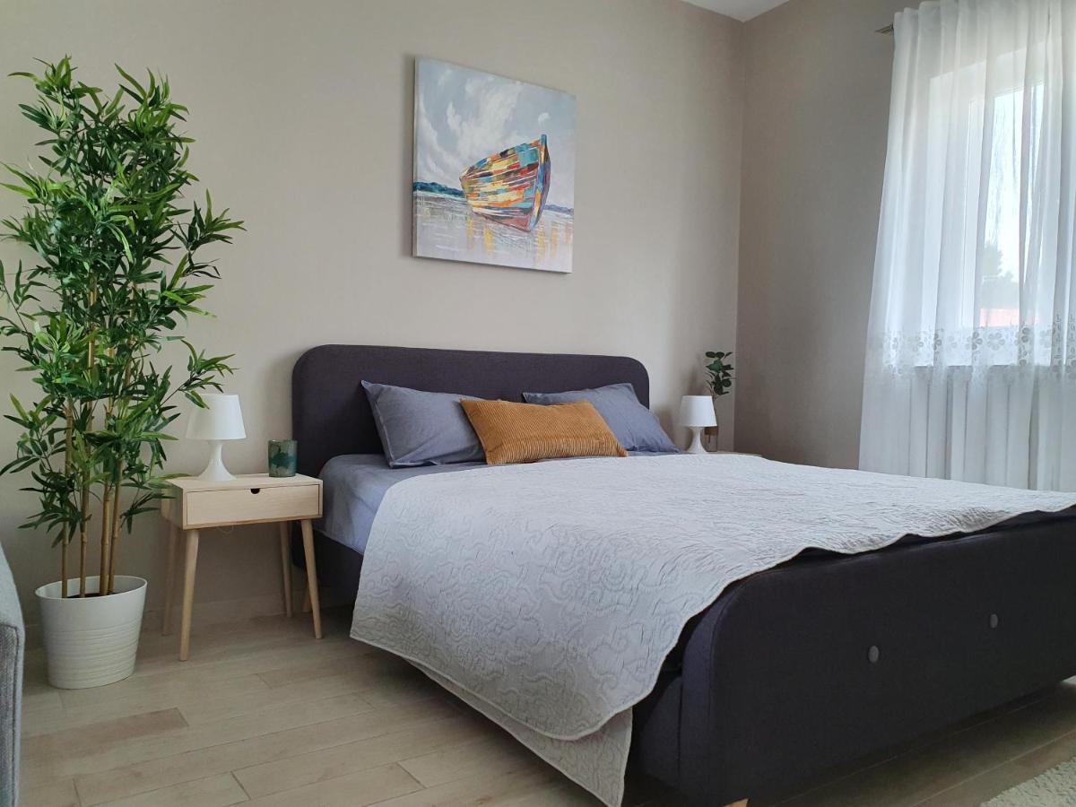 Apartment Danijela Novalja Bagian luar foto
