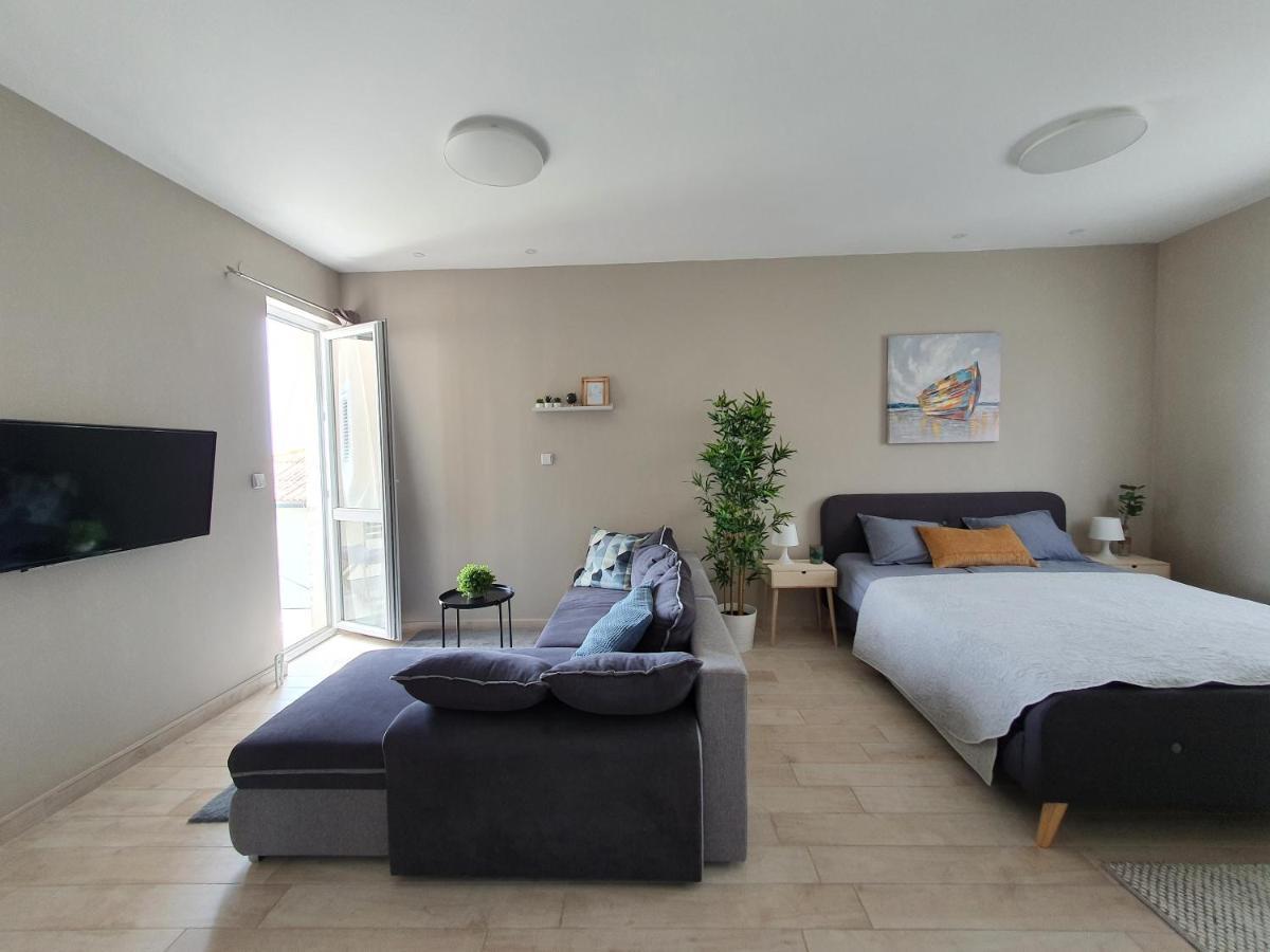 Apartment Danijela Novalja Bagian luar foto