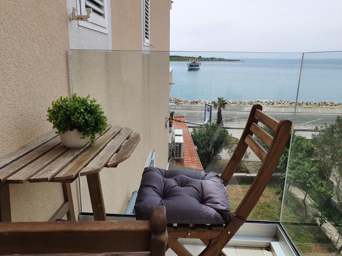 Apartment Danijela Novalja Bagian luar foto