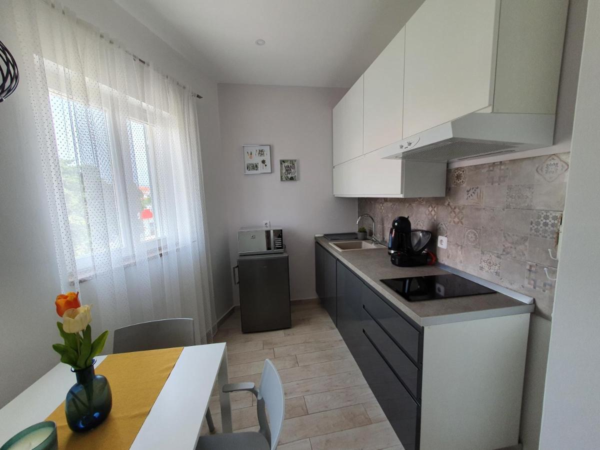 Apartment Danijela Novalja Bagian luar foto