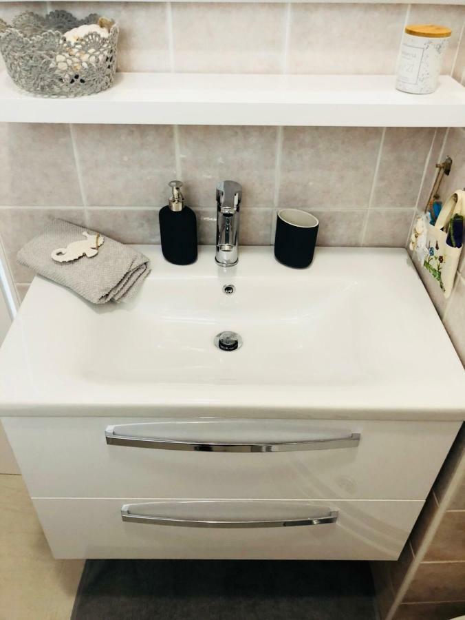 Apartment Danijela Novalja Bagian luar foto