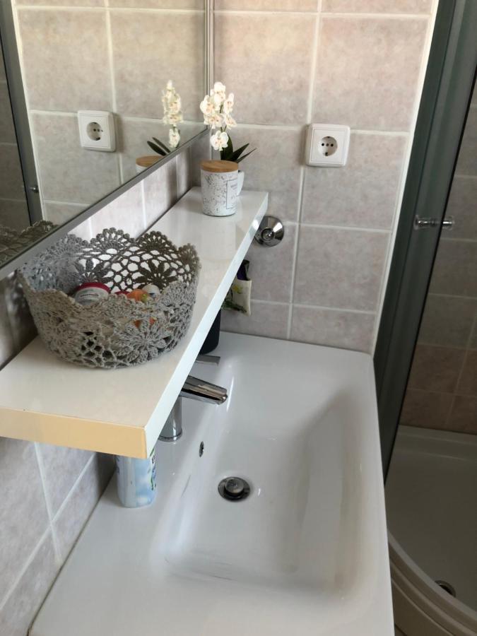 Apartment Danijela Novalja Bagian luar foto